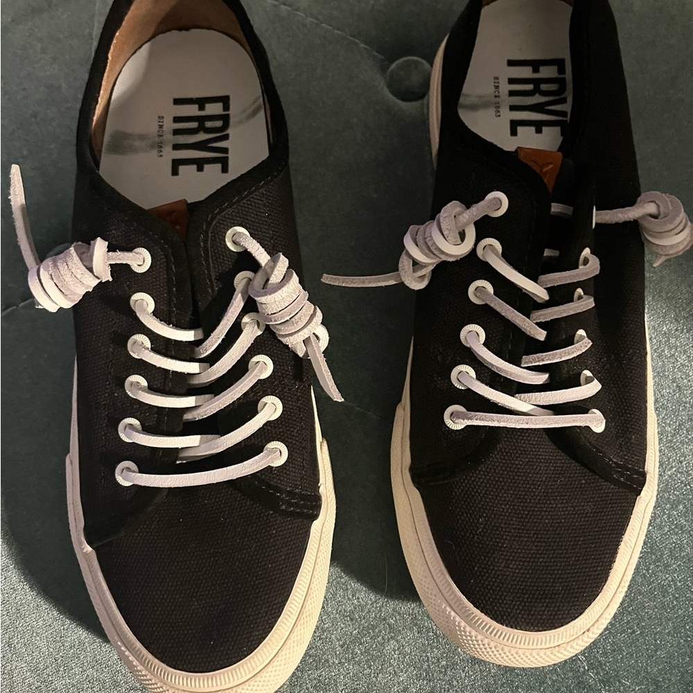 Frye Black and White Canvas Sneakers Women’s Size 7M